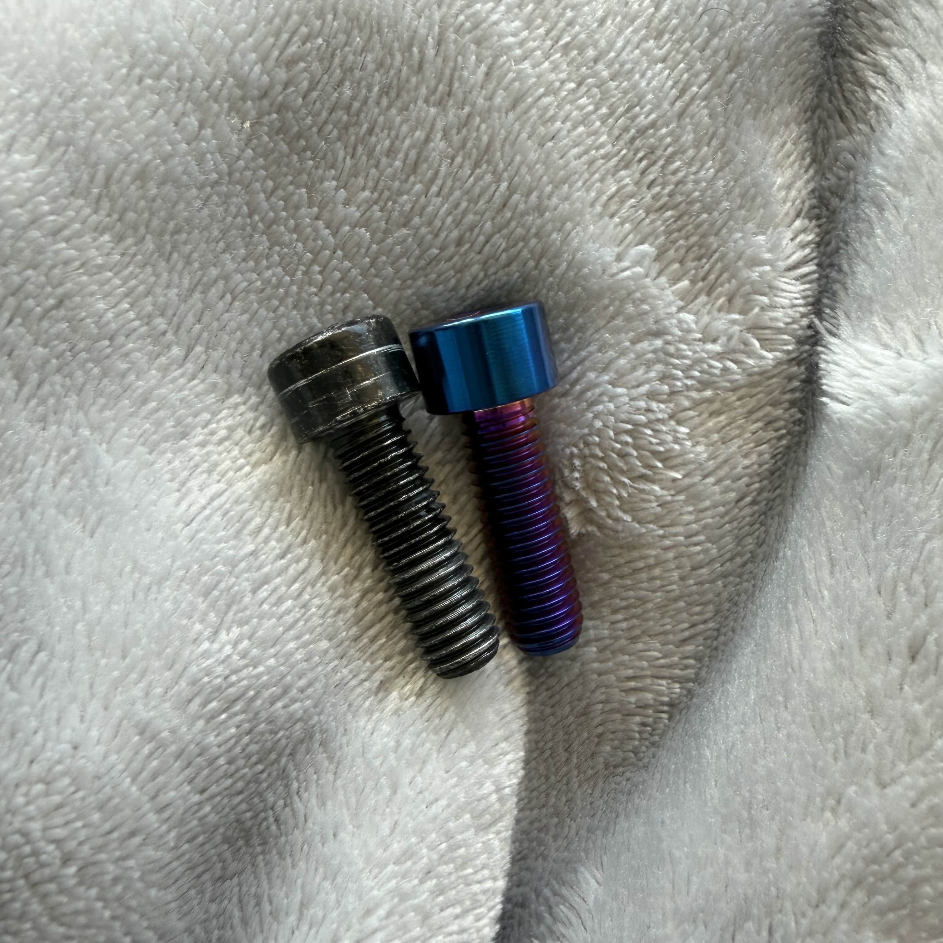 Tuttio Titanium Direct Mount Bolts